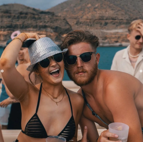 Flower Power Boat Party - Image 9